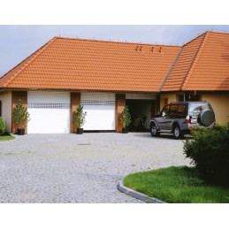 Porte de garage enroulable blanche avec hublots Porte de garage enroulable blanche avec hublots